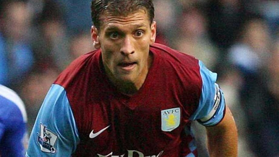 Stiliyan Petrov termina carreira futebolística