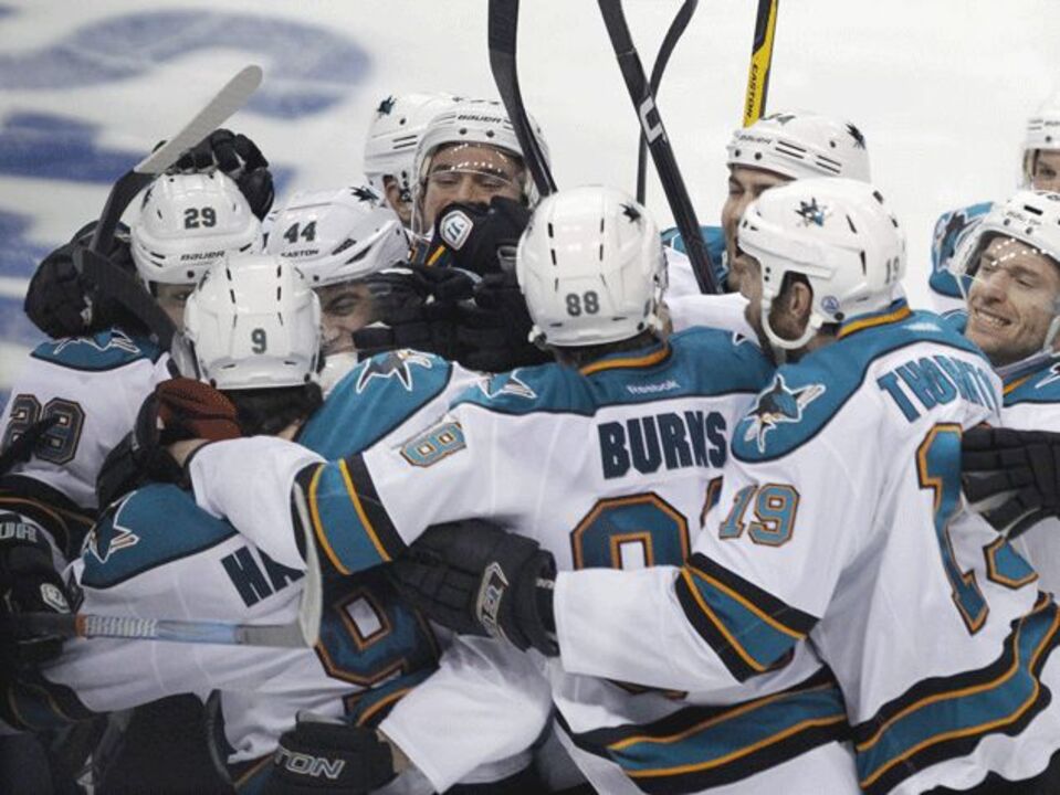 NHL: St. Louis Blues arrancam com derrota