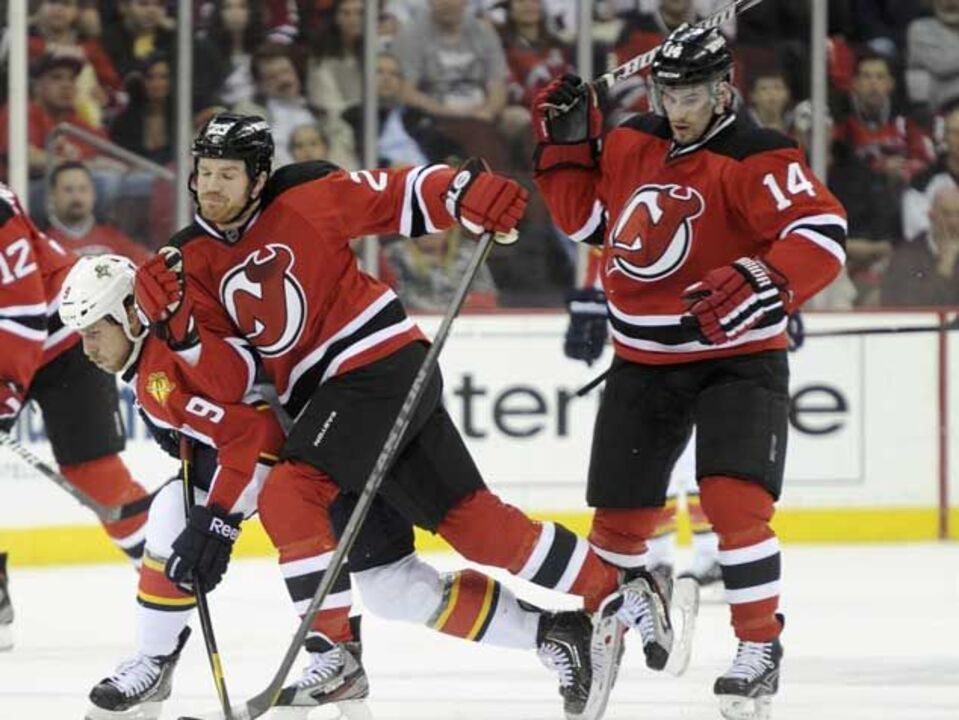 NHL: New Jersey Devils respondem com goleada (4-0)