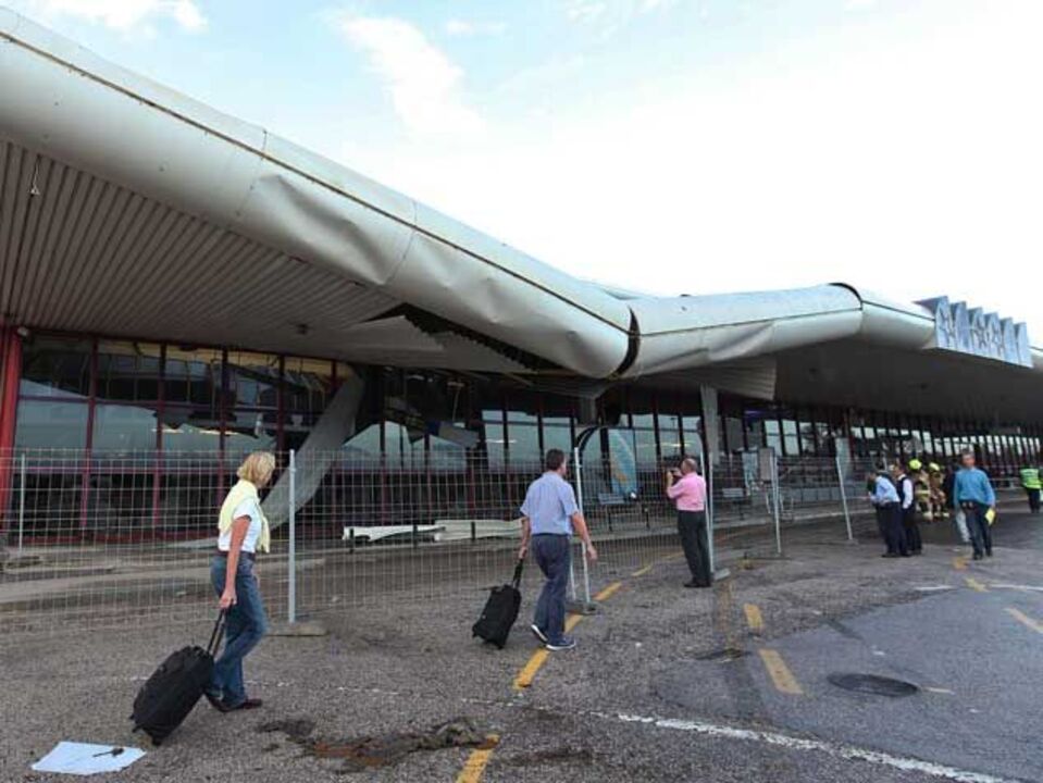 Aeroporto de Faro reparado