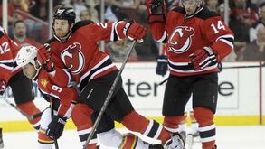 NHL: New Jersey Devils respondem com goleada (4-0)