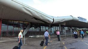 Aeroporto de Faro reparado