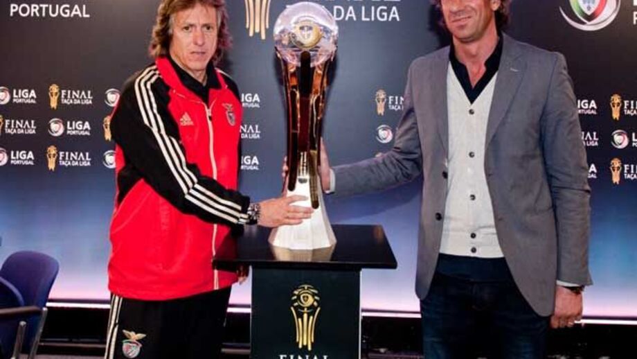 Águia quer deitar mão à 6.ª taça no século 21