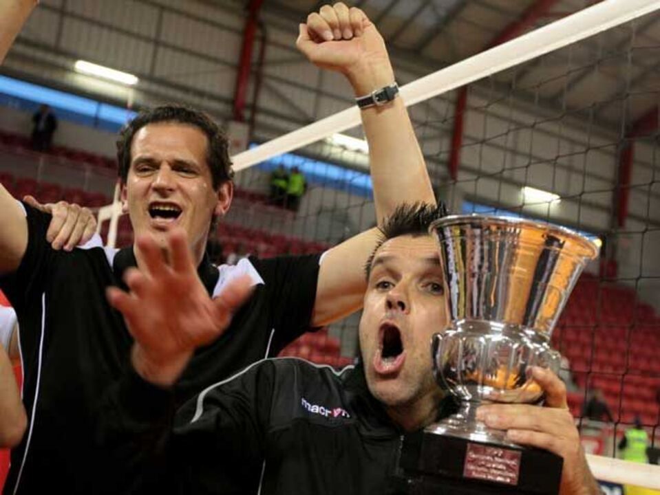 Sp. Espinho bate Benfica e soma 18.º título