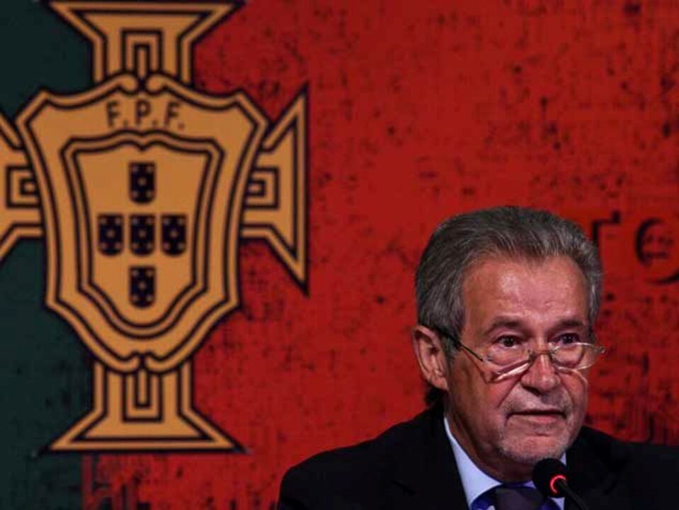 Gilberto Madaíl presidente honorário da FPF