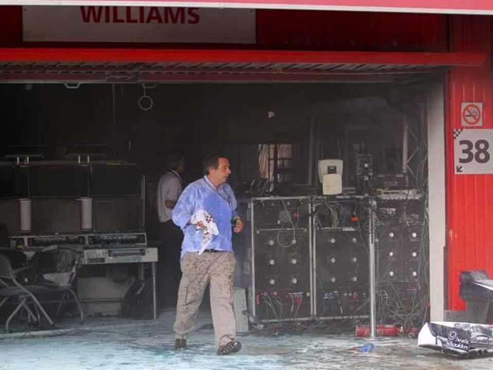 FIA vai investigar fogo na box da Williams-Renault