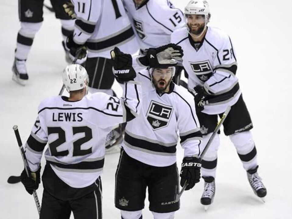 NHL: LA Kings arrasam em Phoenix