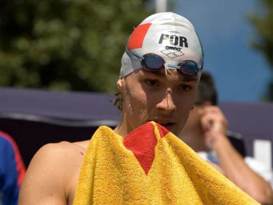 Pedro Oliveira falha acesso à final dos 100 metros costas