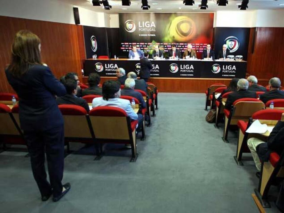 Clubes aprovam terceiro momento de fiscalização salarial