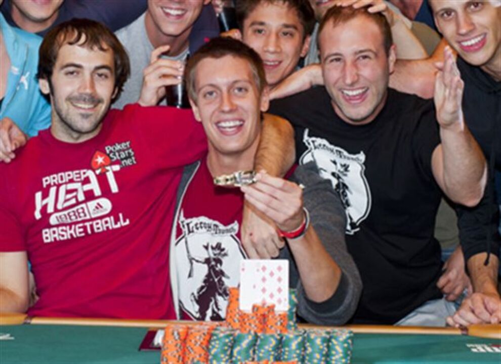 Brent Hanks leva a primeira bracelete