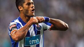 Penáltis abrem via para festa do título
