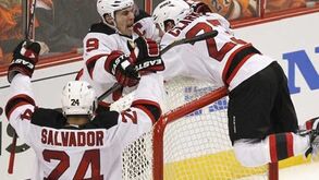 NHL: Diabos à solta no 3.º período em Filadélfia
