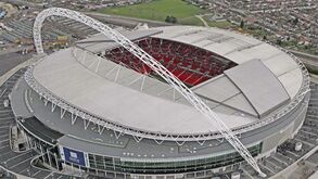 Tapie quer 30 mil em Wembley