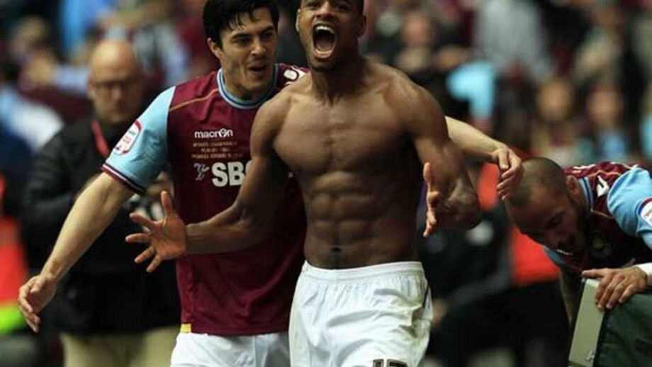 Vaz Tê marca e garante a subida do West Ham