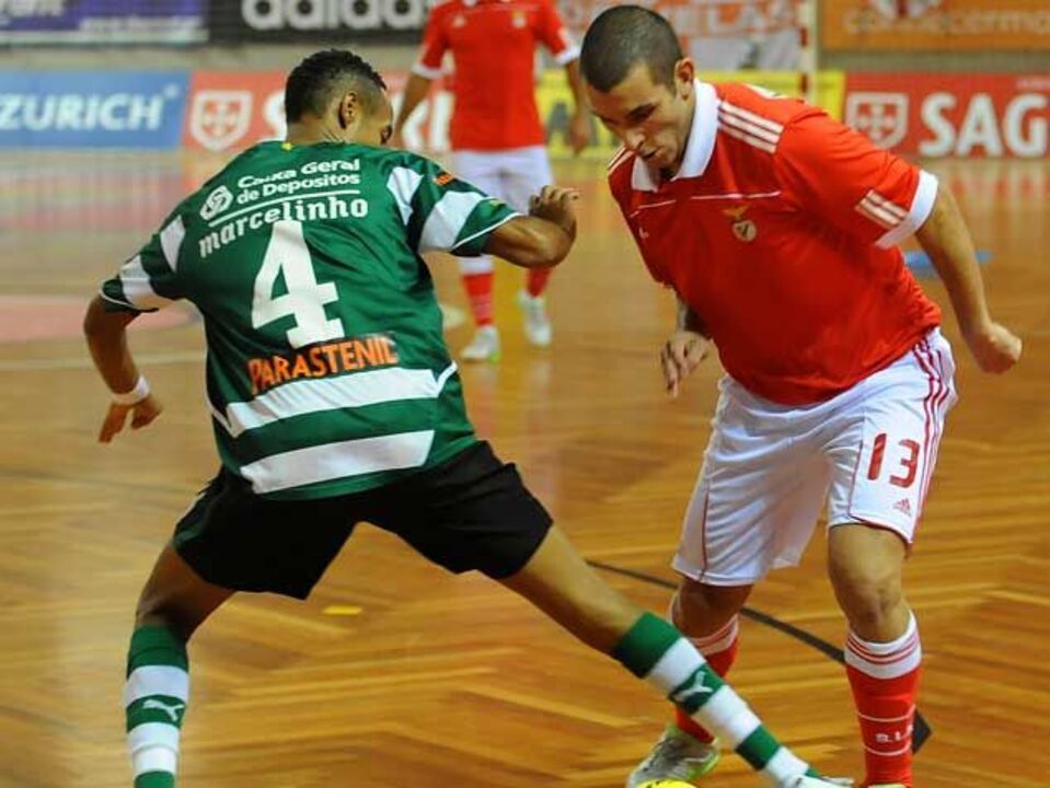 Benfica favorito no primeiro dérbi