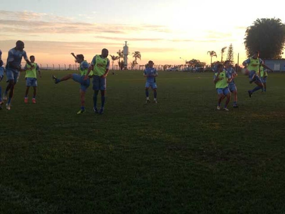 Clube "português" impõe padrão europeu no Brasil