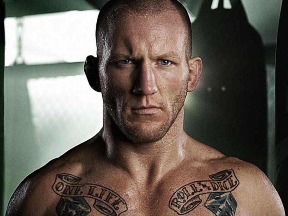 MMA: Gray Maynard brilha no UFC on FX4
