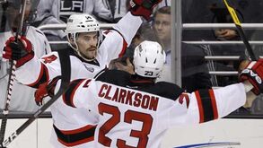 NHL: Bigode "português" dá sorte a Adam Henrique