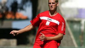 Diego Gaúcho assina por uma temporada