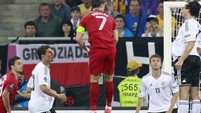 Gómez ao alcance de Cristiano Ronaldo
