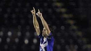 Juninho Pernambucano renova com o Vasco