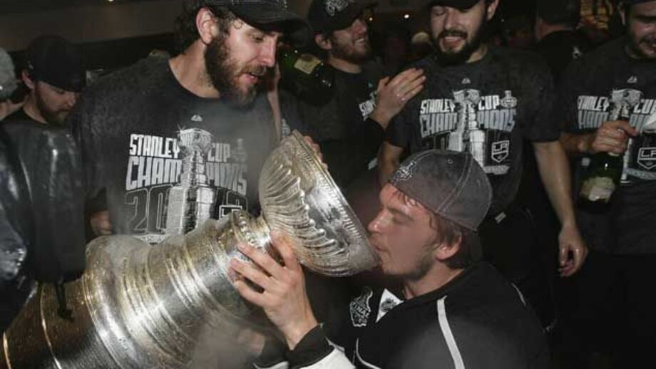 NHL: Jonathan Quick eleito MVP do playoff