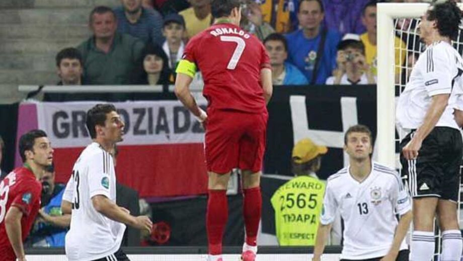 Gómez ao alcance de Cristiano Ronaldo