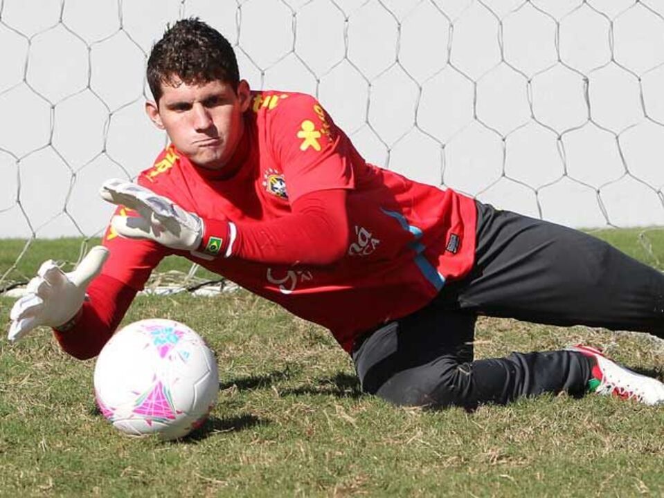 Rafael Cabral "desfalca" seleção brasileira