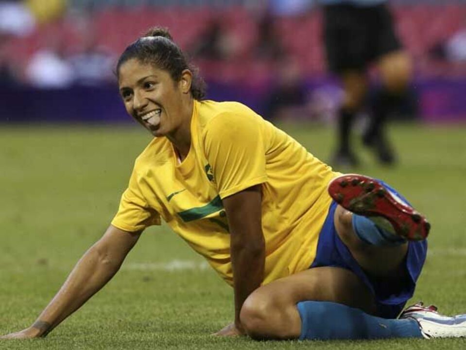 Cristiane torna-se na melhor marcadora de sempre