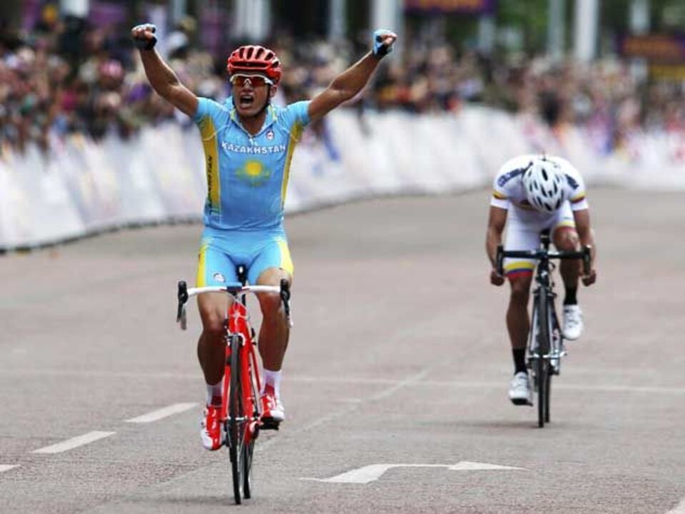 Vinokourov conquista o ouro