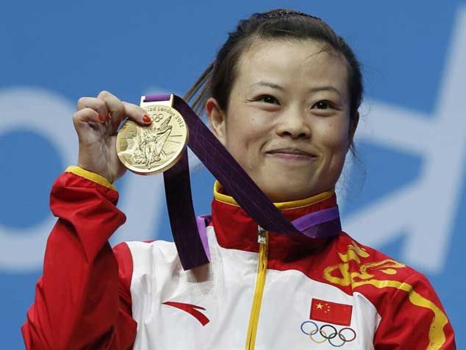 Chinesa Wang Mingjuan de ouro nos 48kg
