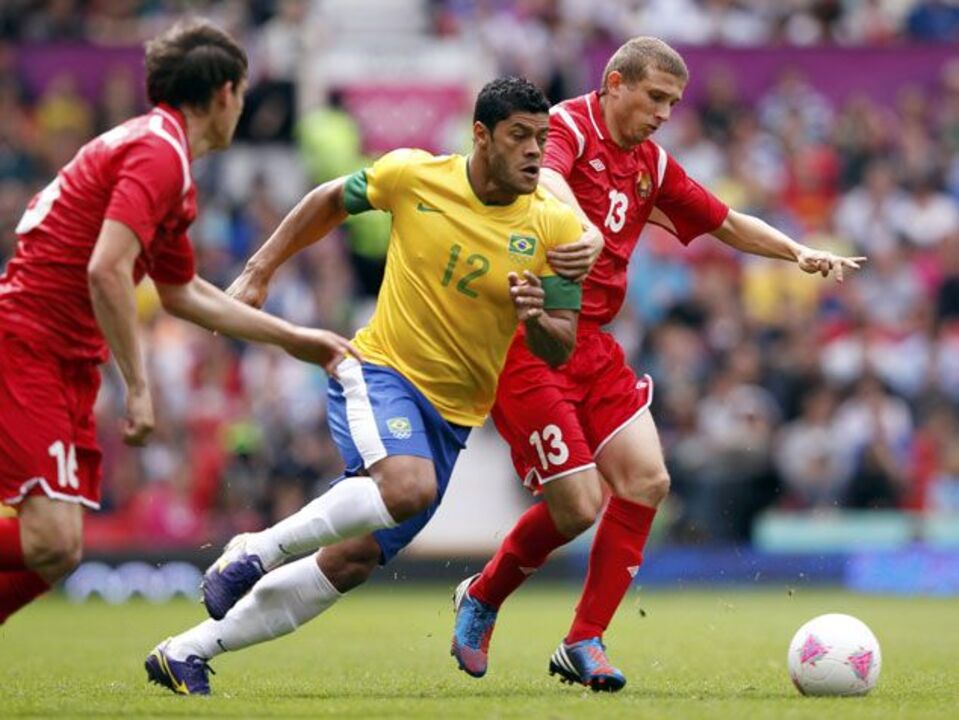 Hulk titular no triunfo do Brasil