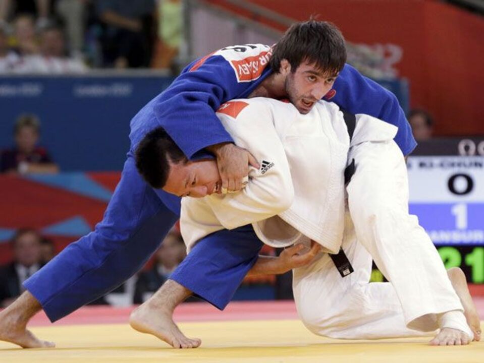 Isaev campeão olímpico de -73 kg