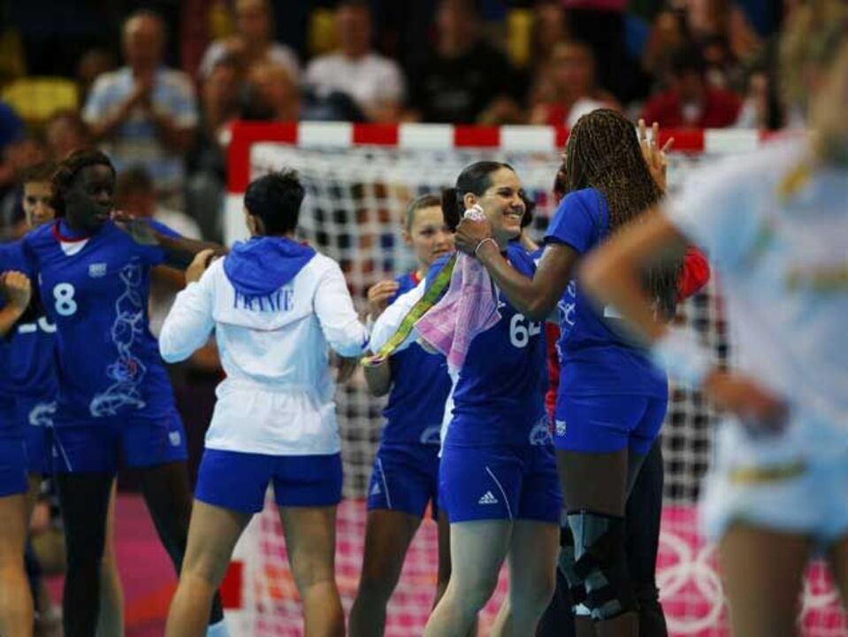 Allison Pineau salva França da derrota