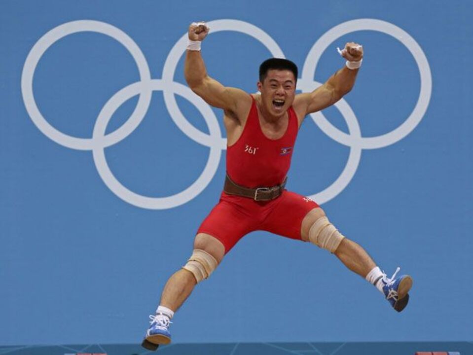 Kim Un-guk com ouro e recorde mundial em -62 Kg
