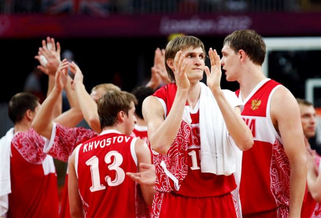 Rússia vence China por 73-54
