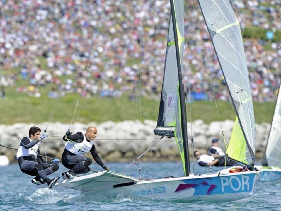 Dupla portuguesa mantém 4.º posto em 49er