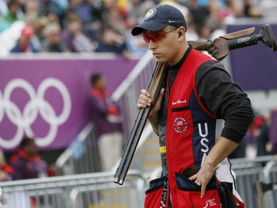Vincent Hancock revalida título em skeet