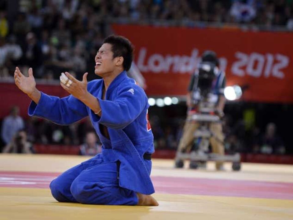 Sul-coreano Kim Jae-bum vence -81 kg