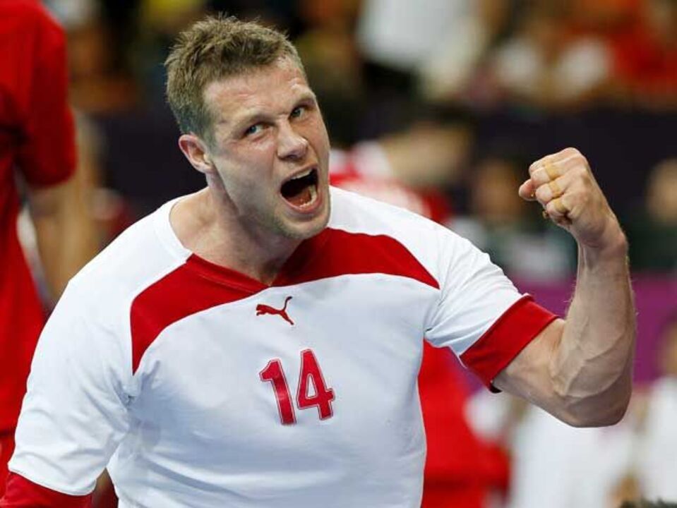 Michael Knudsen "arruma" Espanha nos segundos finais