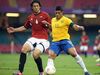 Hulk assiste na vitória do Brasil