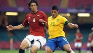 Hulk assiste na vitória do Brasil