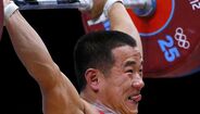 Norte-coreano Om Yun-Chol campeão em 56 kg