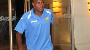 Elizeu assina por uma temporada