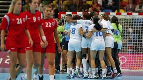 França bate campeãs mundiais e olímpicas