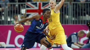 Lauren Jackson decisiva na vitória da Austrália
