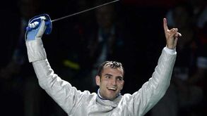 Aron Szilagyi conquista ouro em sabre individual