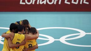 Triunfo confortável do Brasil na estreia