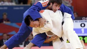 Isaev campeão olímpico de -73 kg