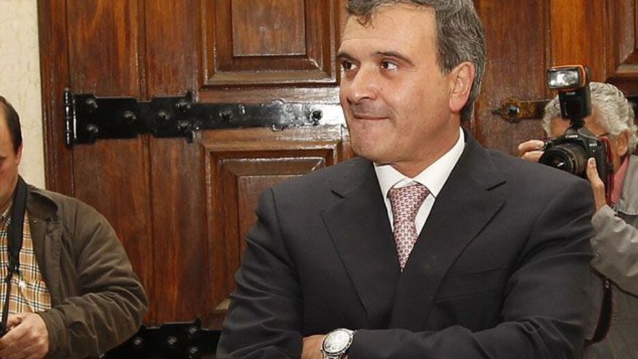 Miguel Relvas vaiado em Mafra